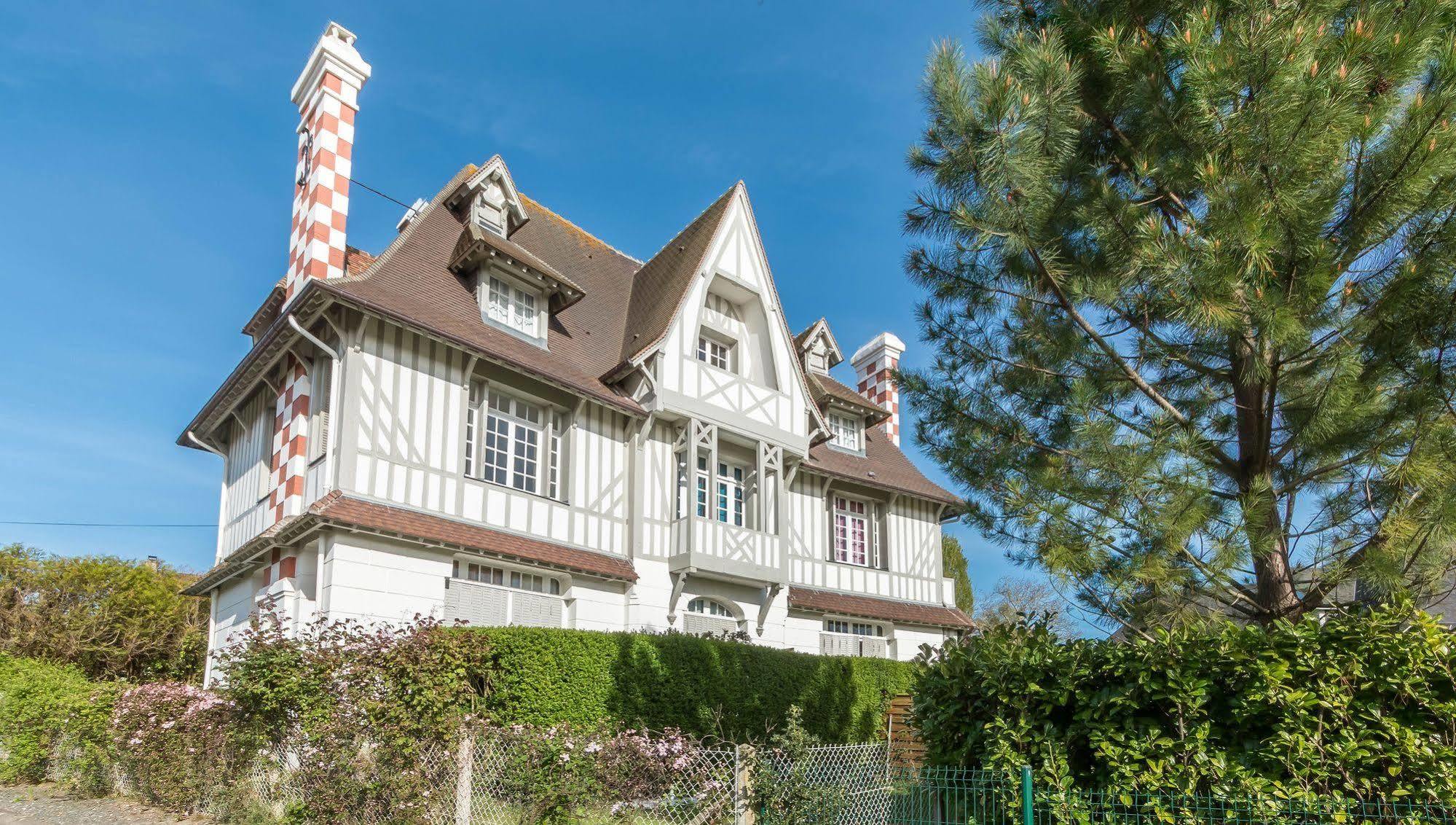 Le Manoir Du Vert Galant Deauville Buitenkant foto