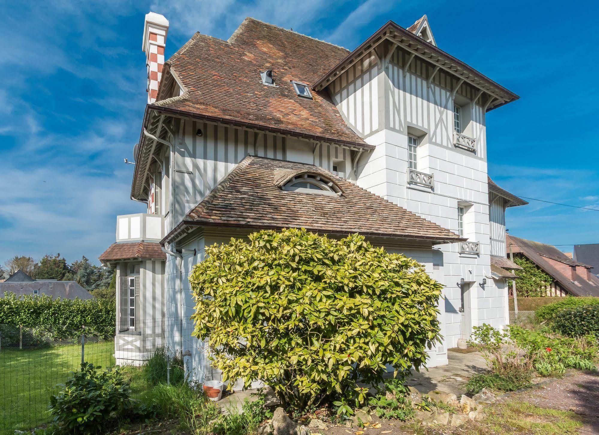 Le Manoir Du Vert Galant Deauville Buitenkant foto