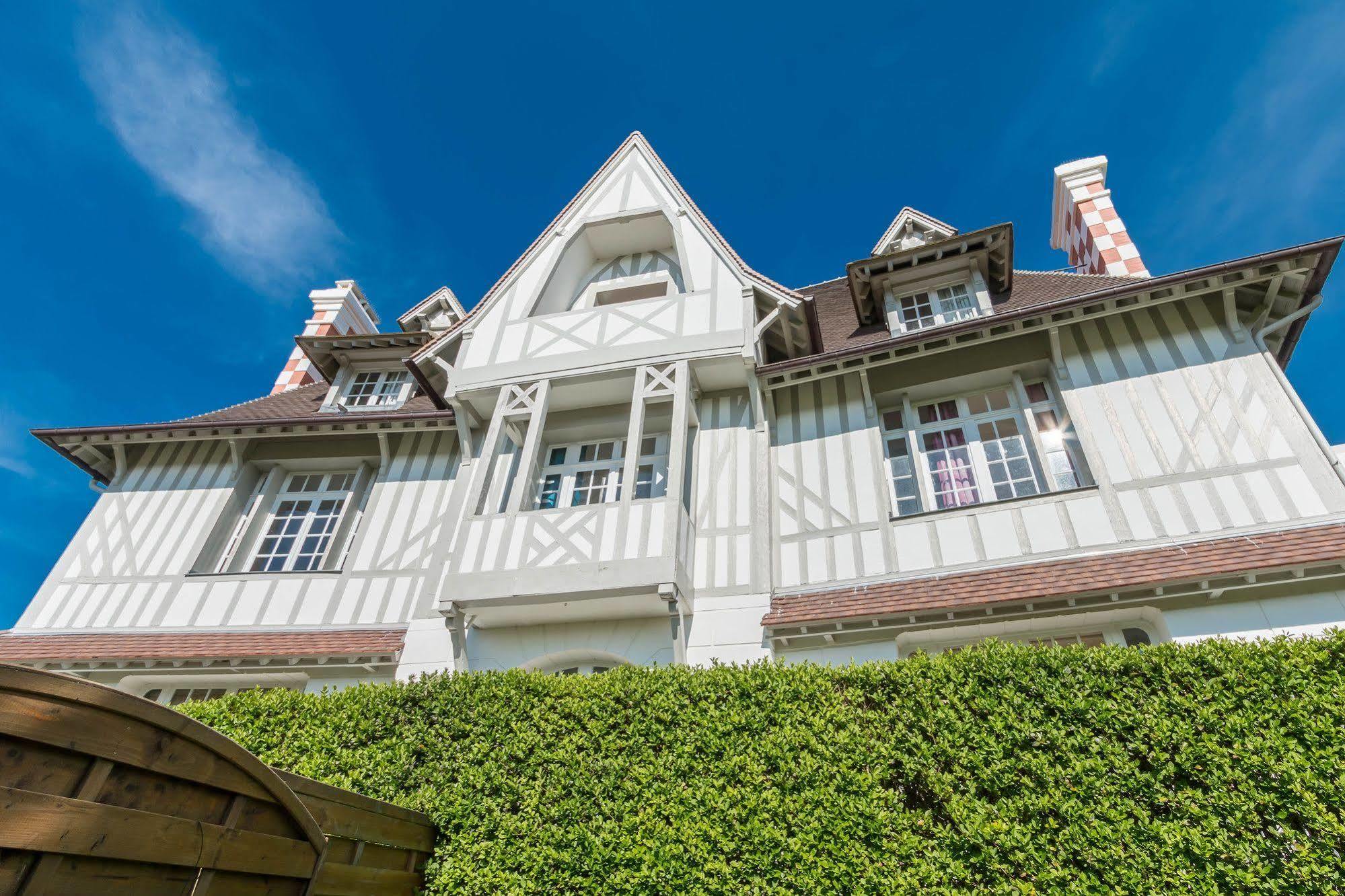 Le Manoir Du Vert Galant Deauville Buitenkant foto